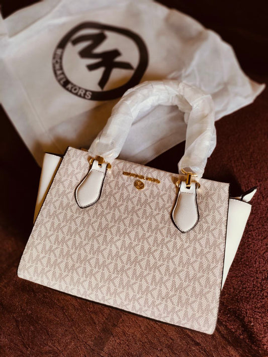 White colour elegant bag