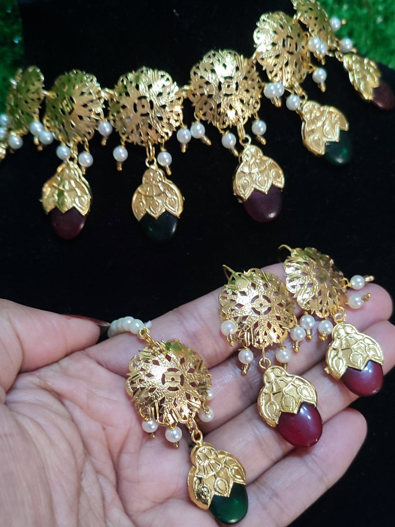 Traditional necklace earring with tikka colour mehroon with green gold polish