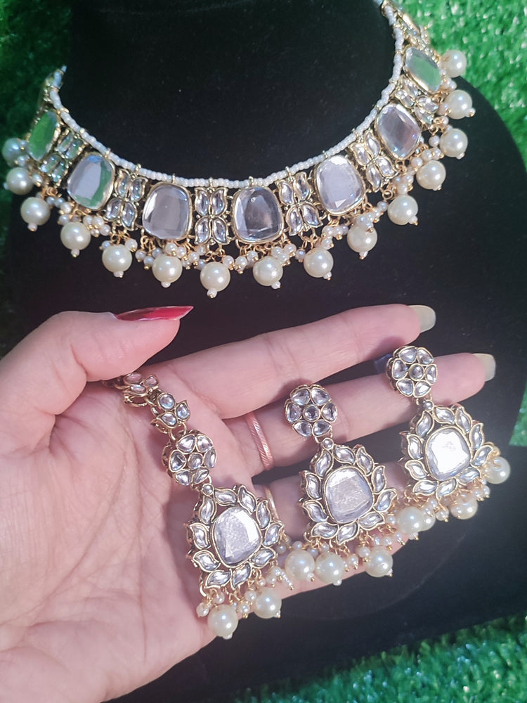 Kundan necklace earring with tikka