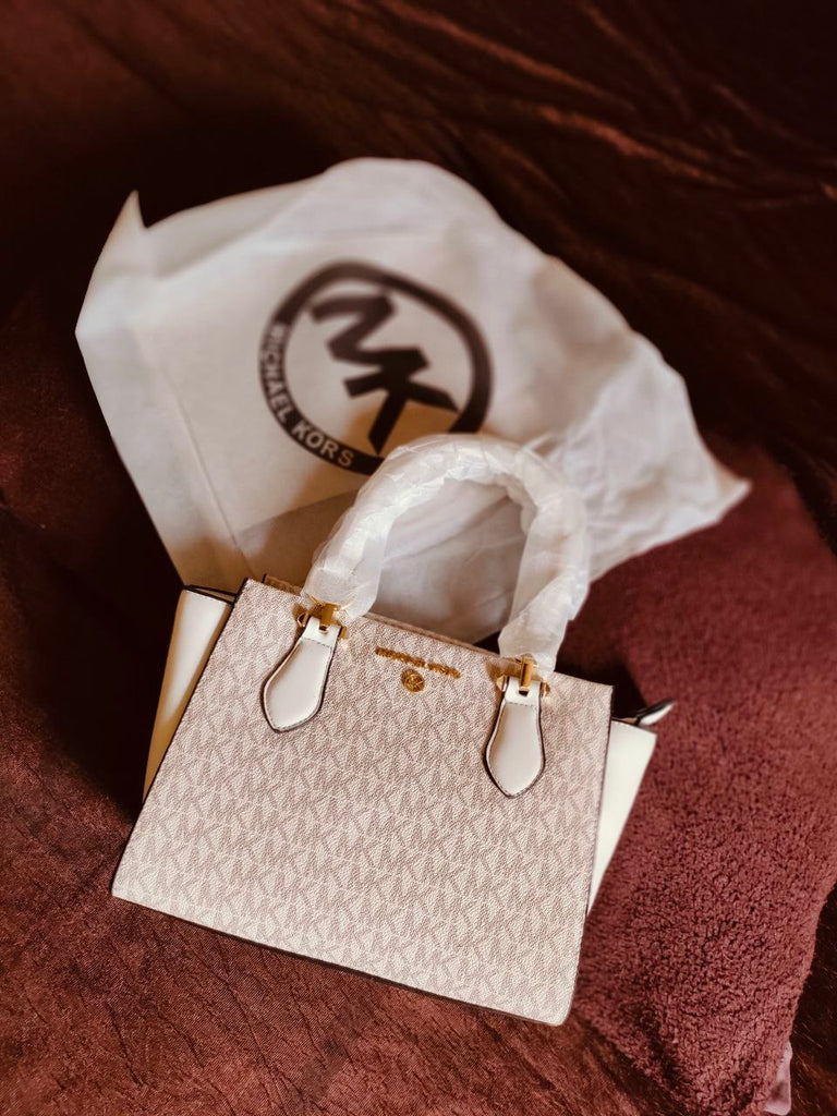 White colour elegant bag