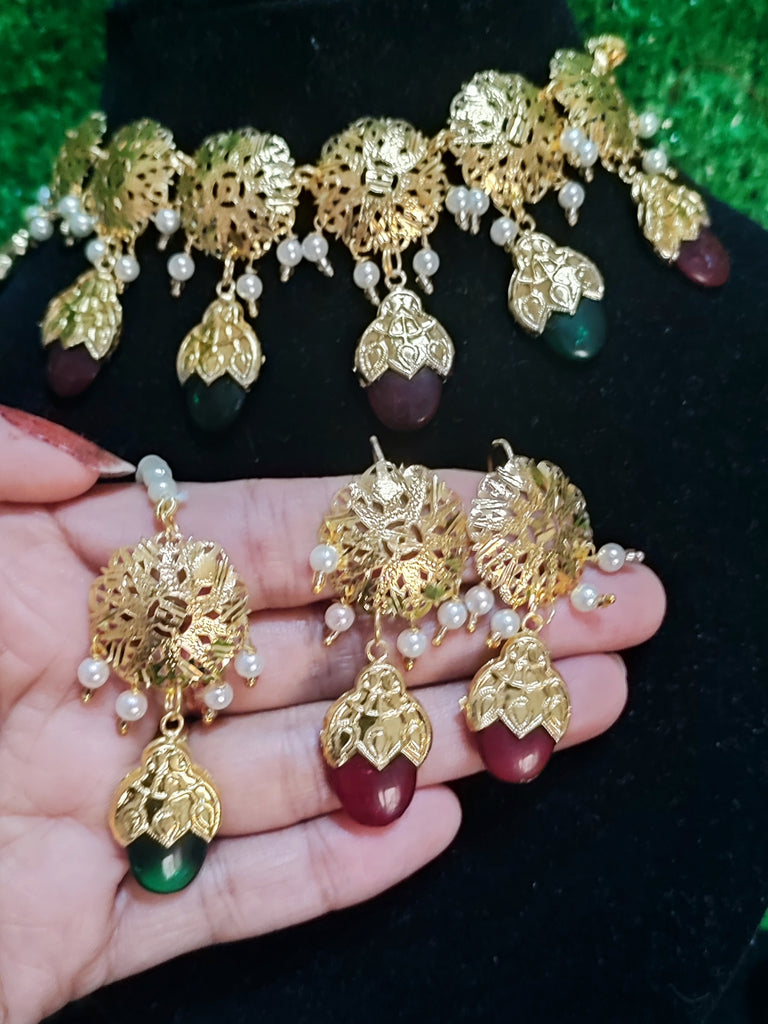 Traditional necklace earring with tikka colour mehroon with green gold polish