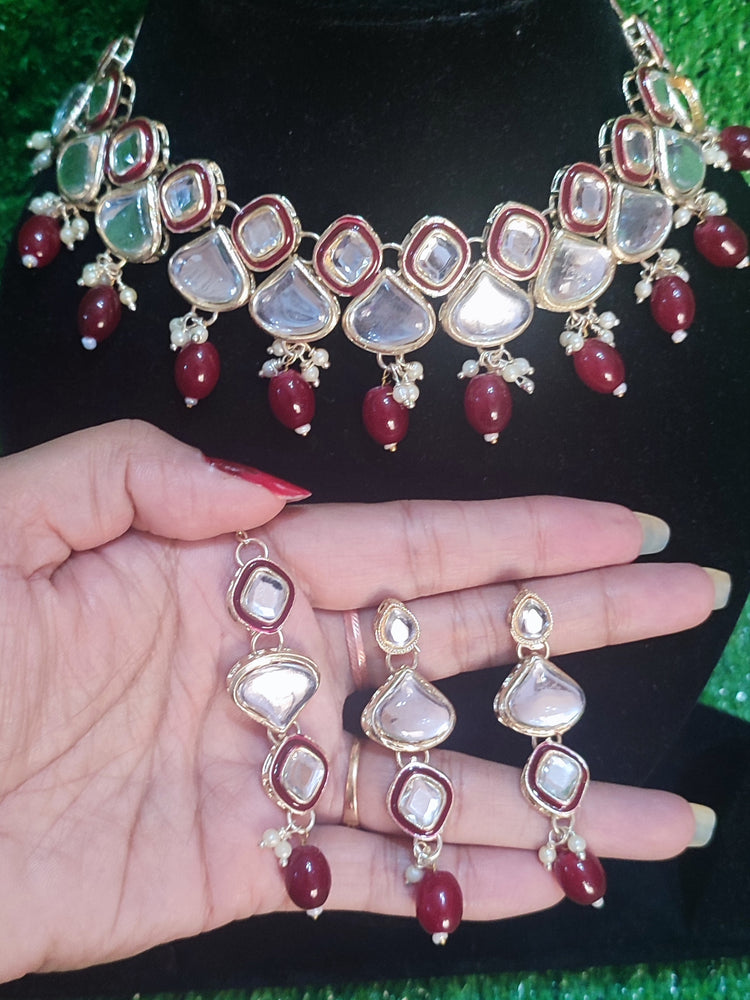 Beautiful Kundan necklace earring with tikka