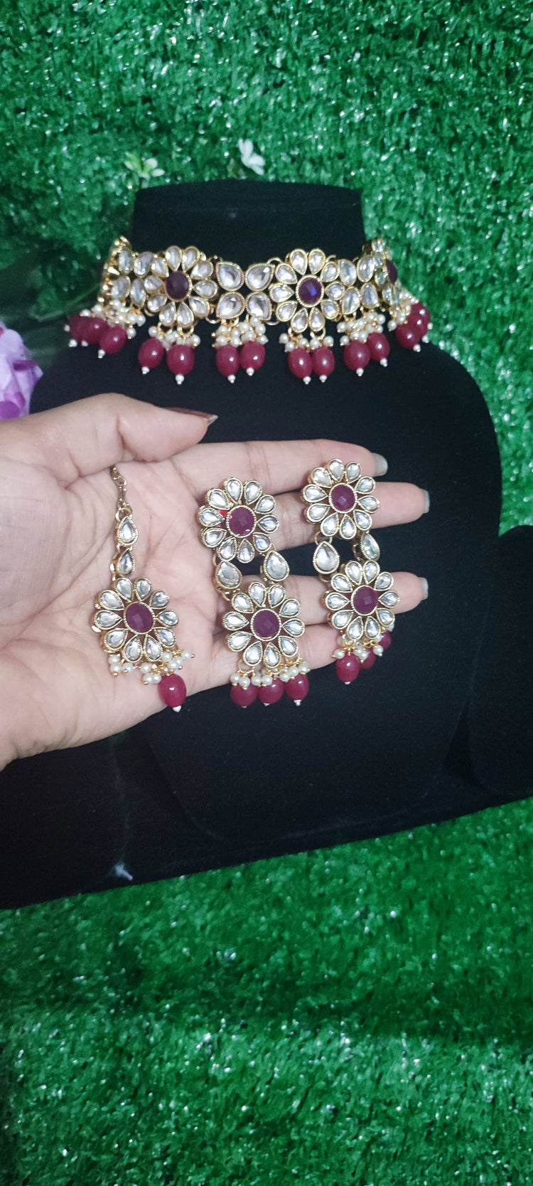 Beautiful Kundan necklace earring with tikka