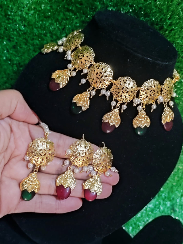 Traditional necklace earring with tikka colour mehroon with green gold polish