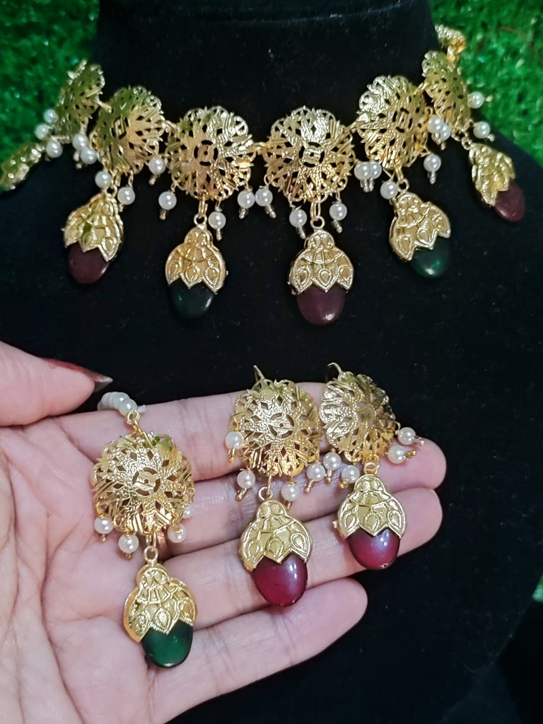 Traditional necklace earring with tikka colour mehroon with green gold polish